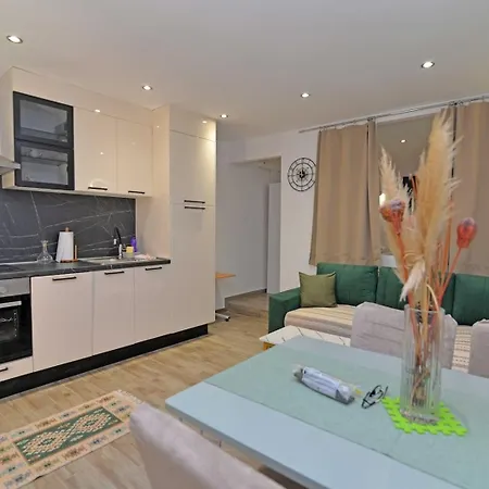 Apartment By The Sea Veli Losinj, Losinj - 24590 Veli Lošinj